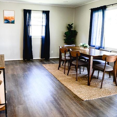 Urban Cottage: Homey & Convenient Huntington Exteriör bild