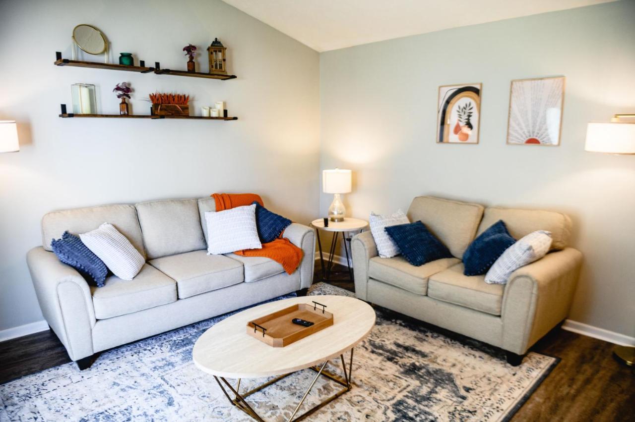 Urban Cottage: Homey & Convenient Huntington Exteriör bild