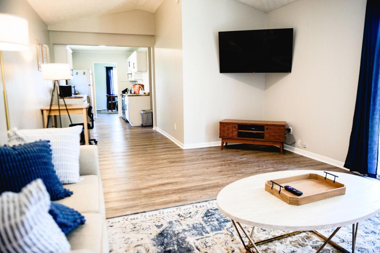 Urban Cottage: Homey & Convenient Huntington Exteriör bild