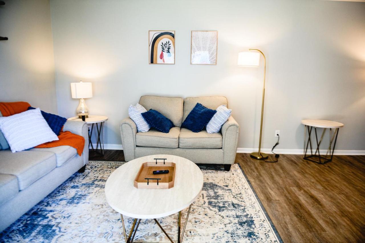 Urban Cottage: Homey & Convenient Huntington Exteriör bild