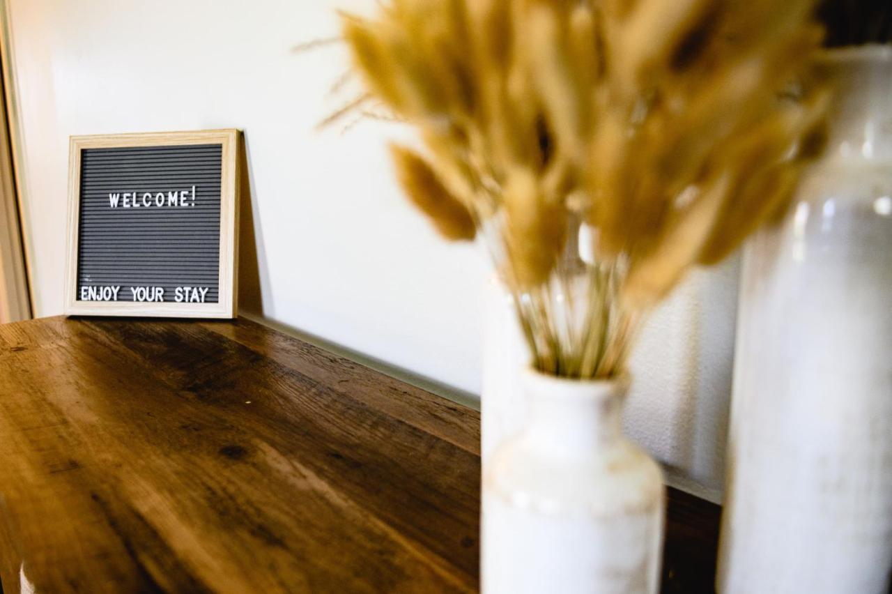 Urban Cottage: Homey & Convenient Huntington Exteriör bild