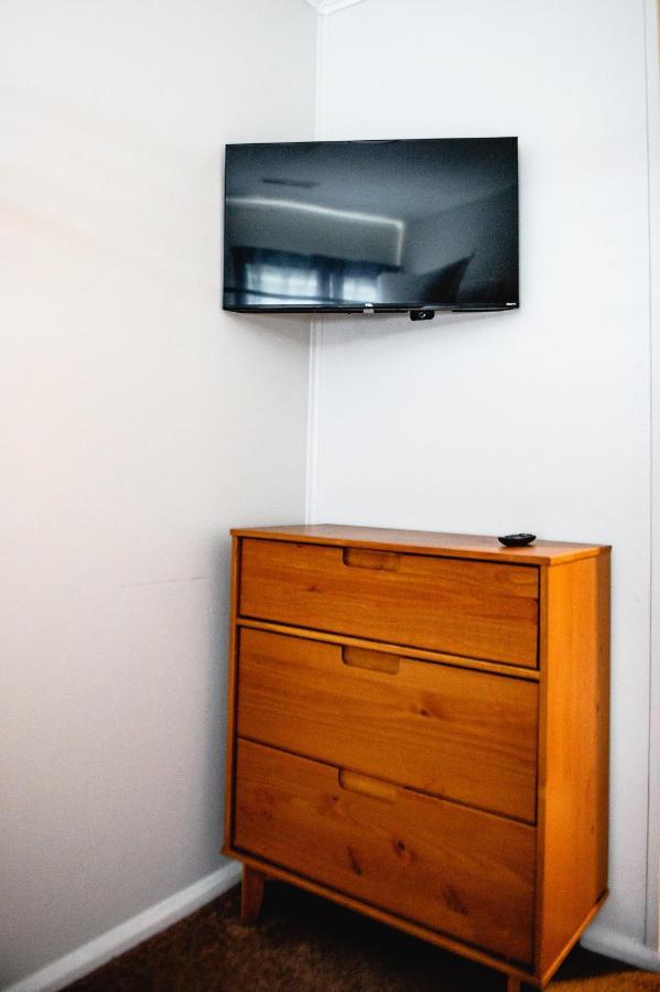 Urban Cottage: Homey & Convenient Huntington Exteriör bild