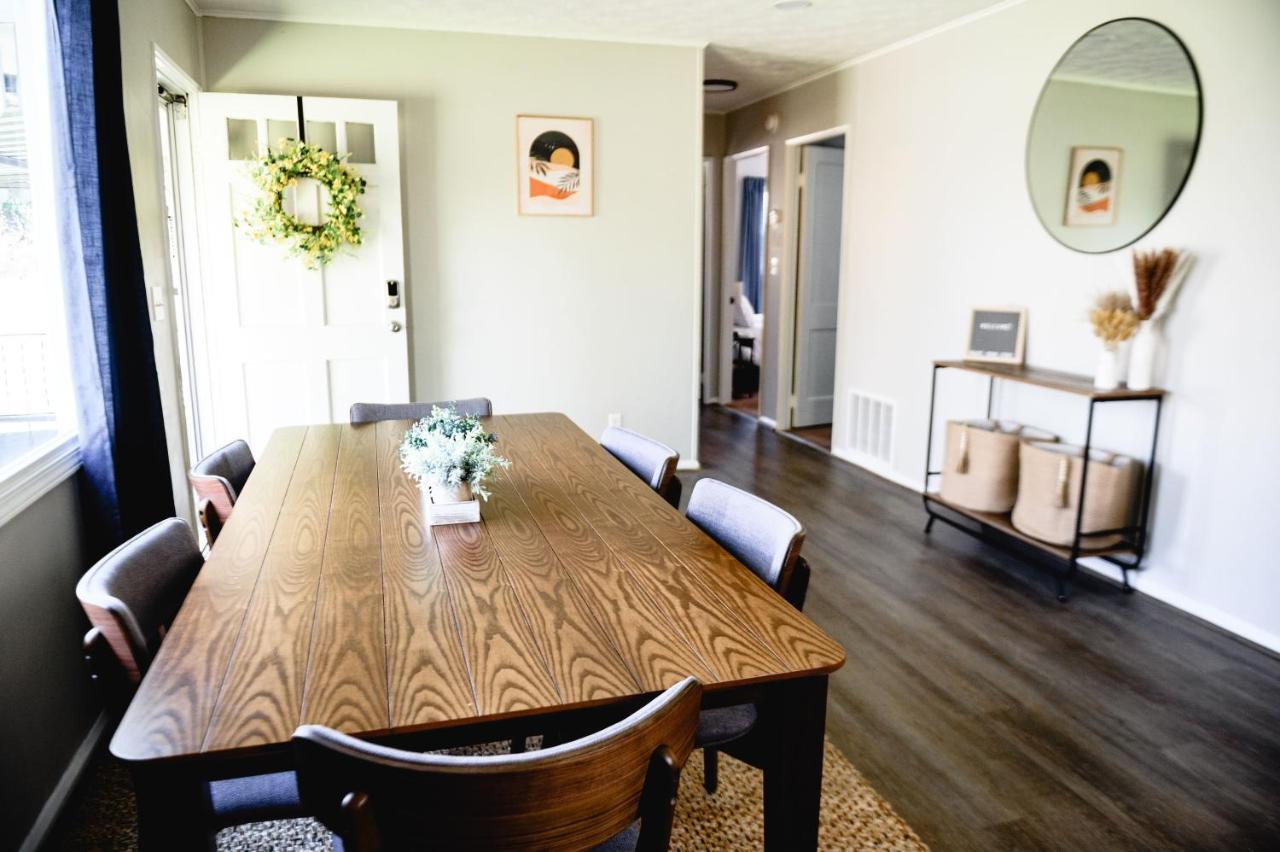 Urban Cottage: Homey & Convenient Huntington Exteriör bild
